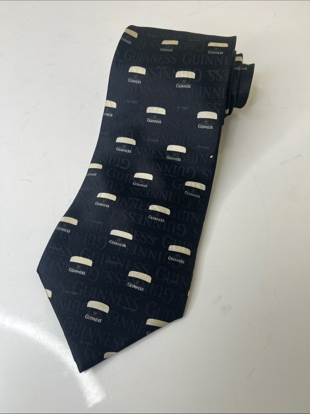Vintage Guinness By Night 100% Silk Black tie with beer stout pint glasses